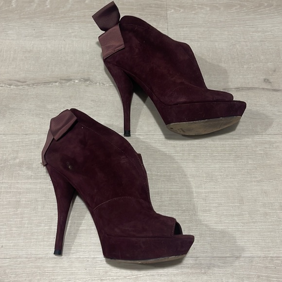 Authentic Vera Wang Royce Peep Toe Purple Booties w/ Ankle Bow | Size 36.5 EU - Picture 7 of 12